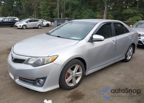 2013 Toyota Camry Se z USA, uszkodzony, nr VIN 4T1BF1FK7DU270827